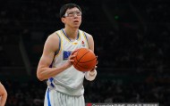 开云官网-存在感不强！周琦半场3投仅1中拿到2分4板 正负值+4